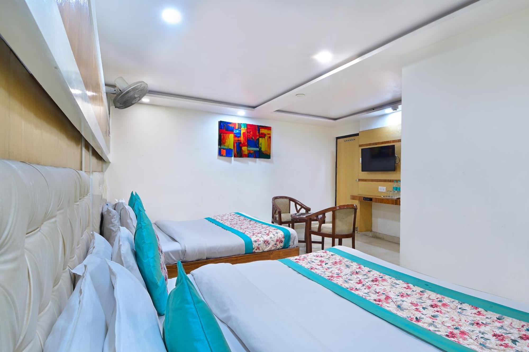 Hotel Glow Inn Paharganj-3 Mins Walk From New Delhi Railway Station Exterior photo